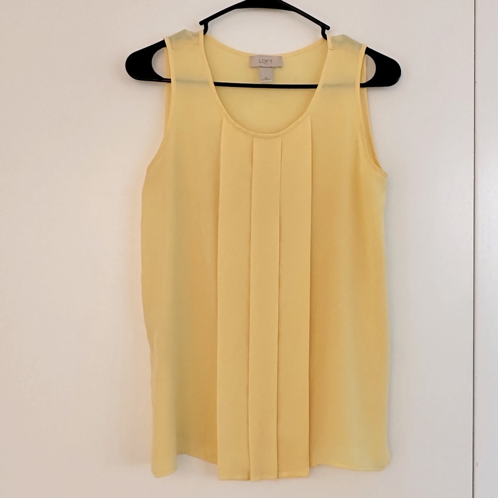 LOFT light yellow pleated top